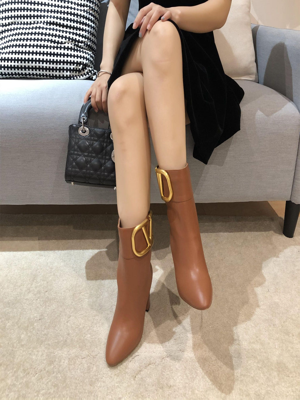 VT big logo high heel leather boots 0724072402