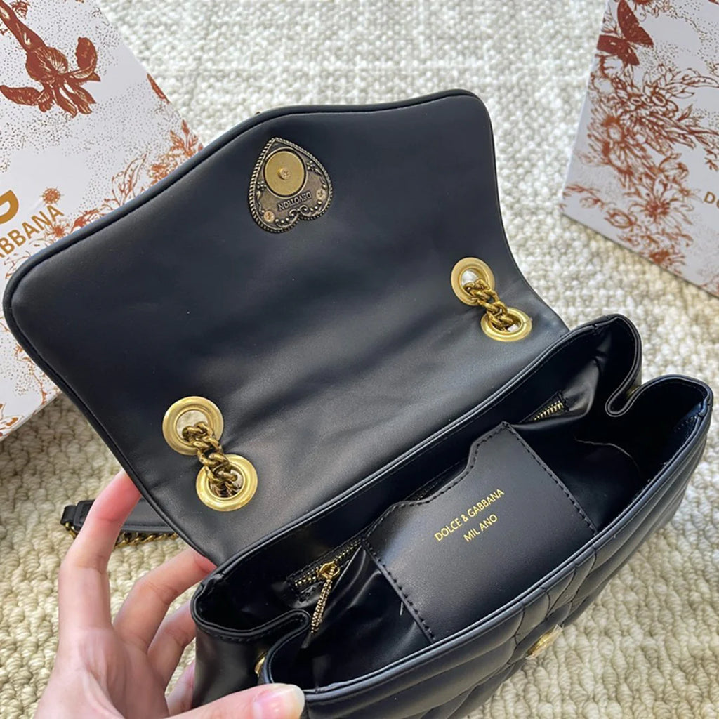 Classic and fashionable versatile crossbody bag 1024011004