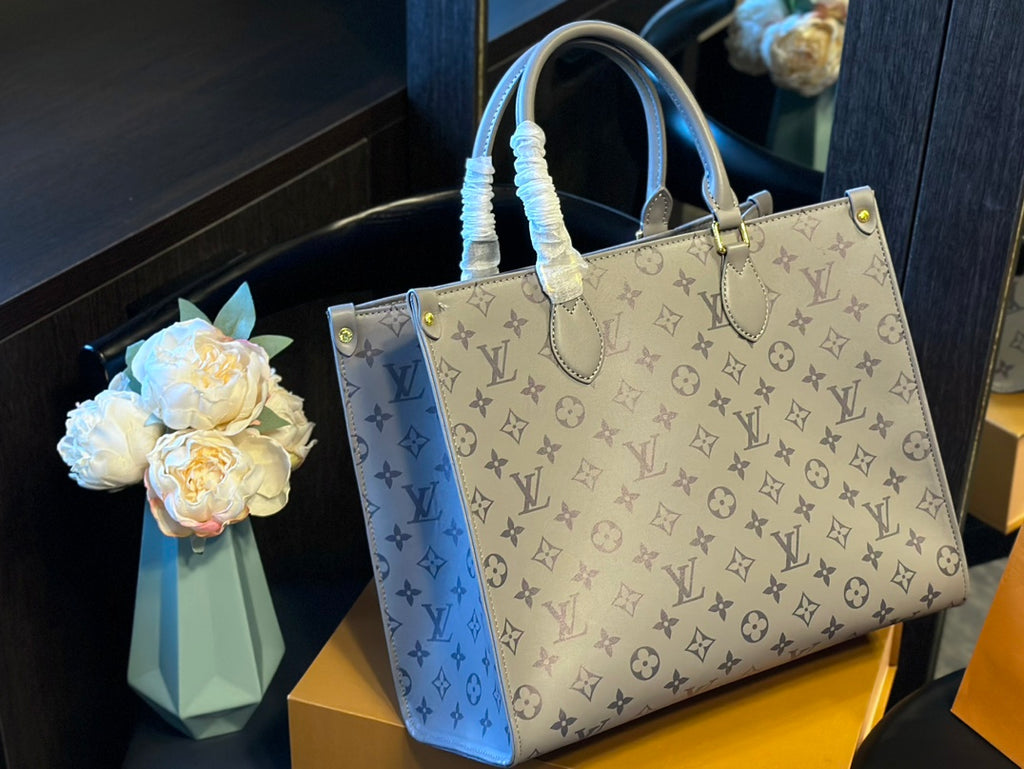 V gray print fashion onthego handbag 0724101704