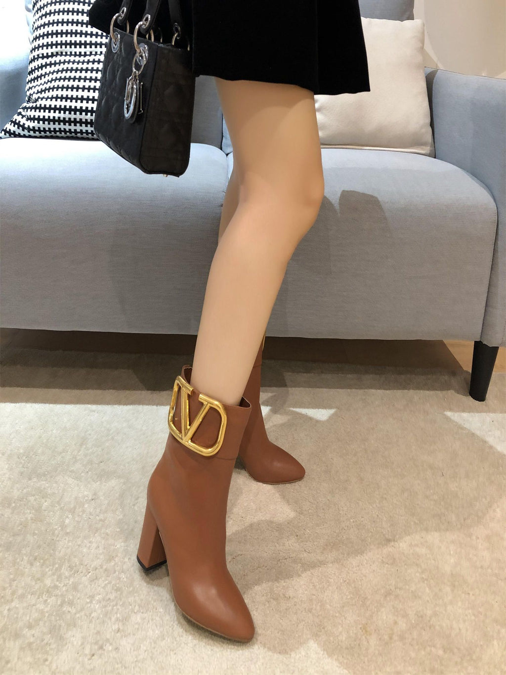 VT big logo high heel leather boots 0724072402