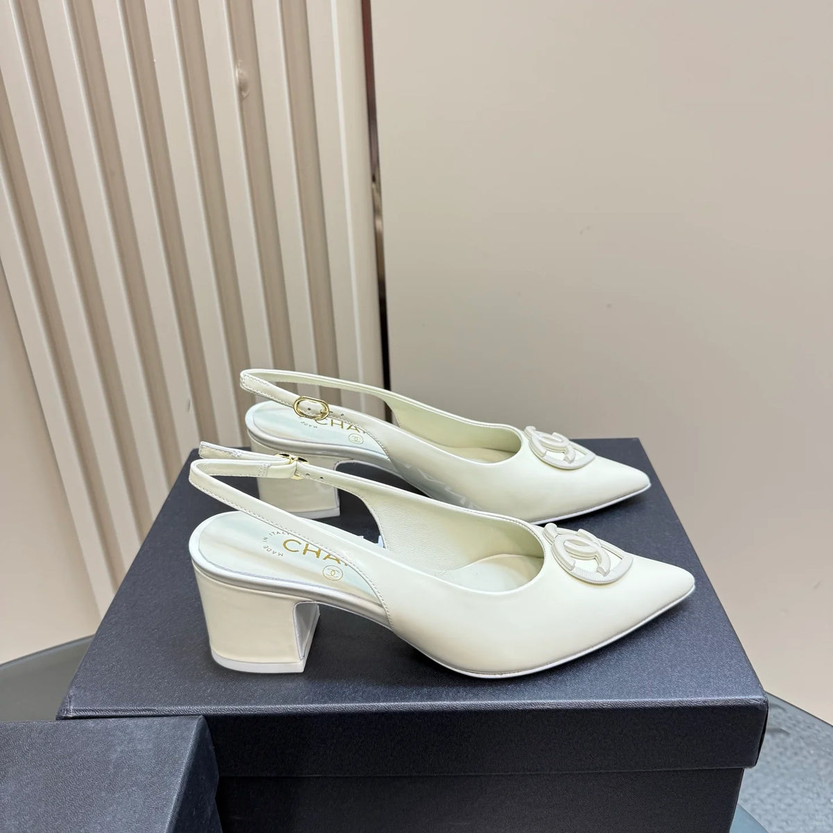 Top High-end Chunky Heel 5.5cm Sandals 1025030411