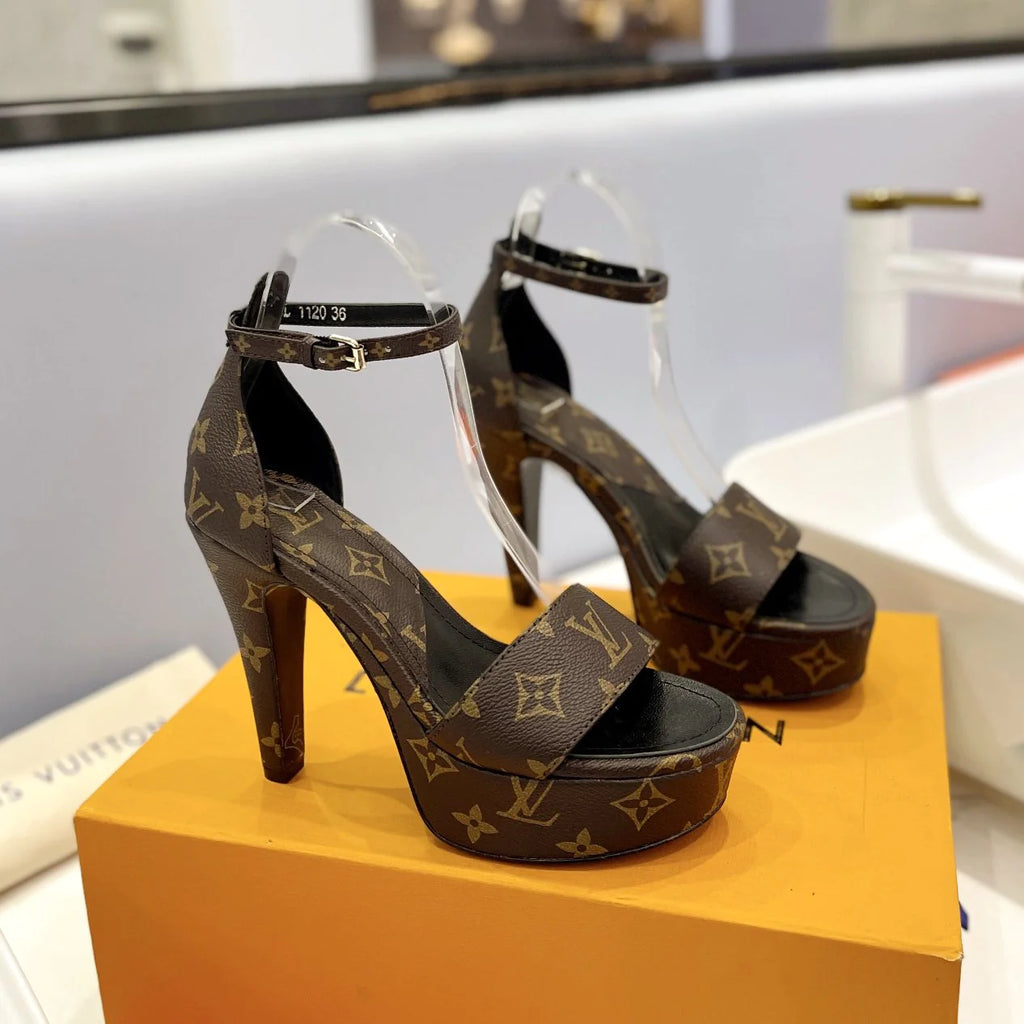 Classic Monogram versatile and elegant high heels 1824021902