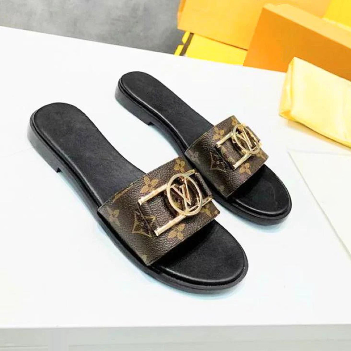Women's classic versatile one-button slippers XJ10032211