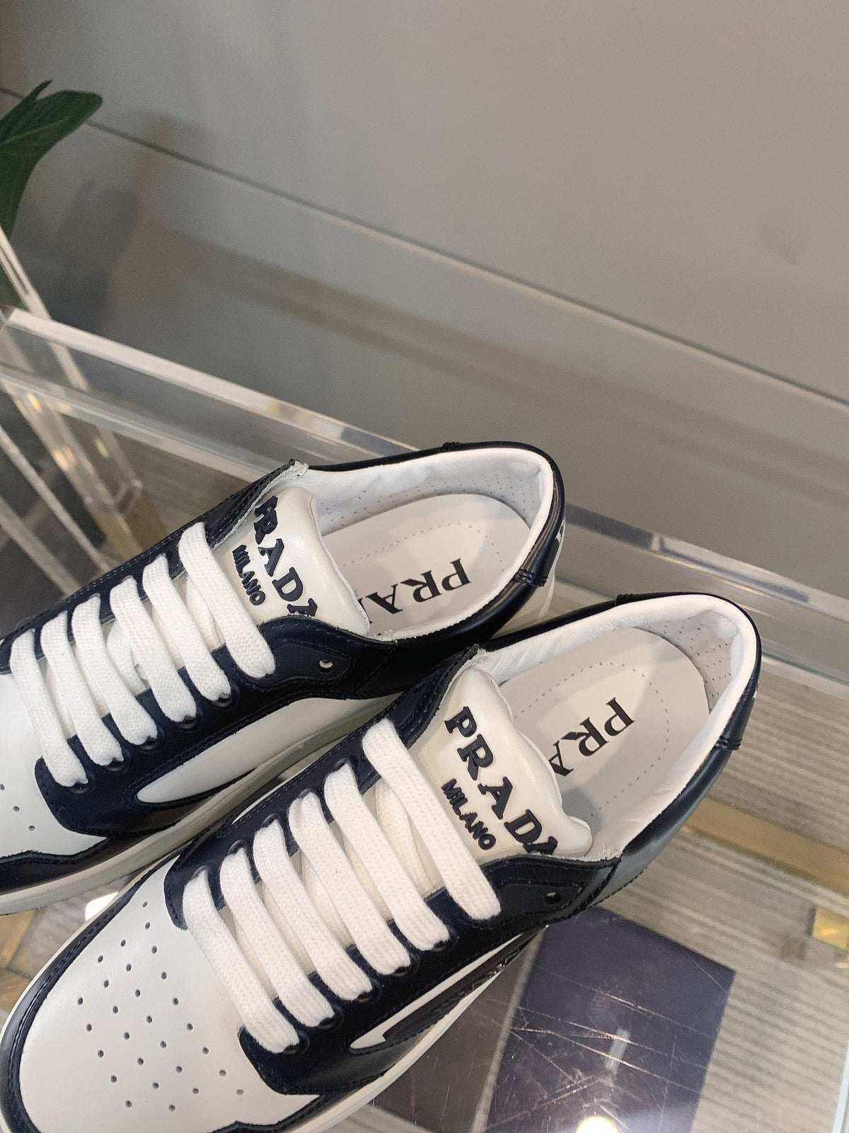 P classic white shoes 0724111201 0724111202