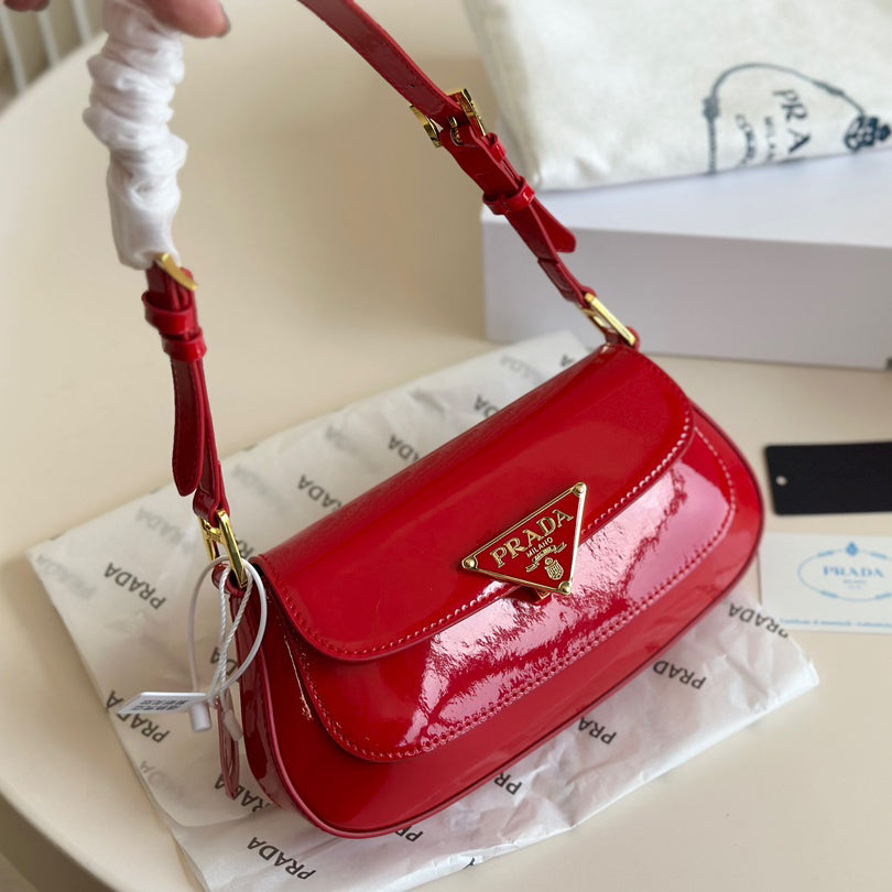 Patent leather armpit bag 1824042101