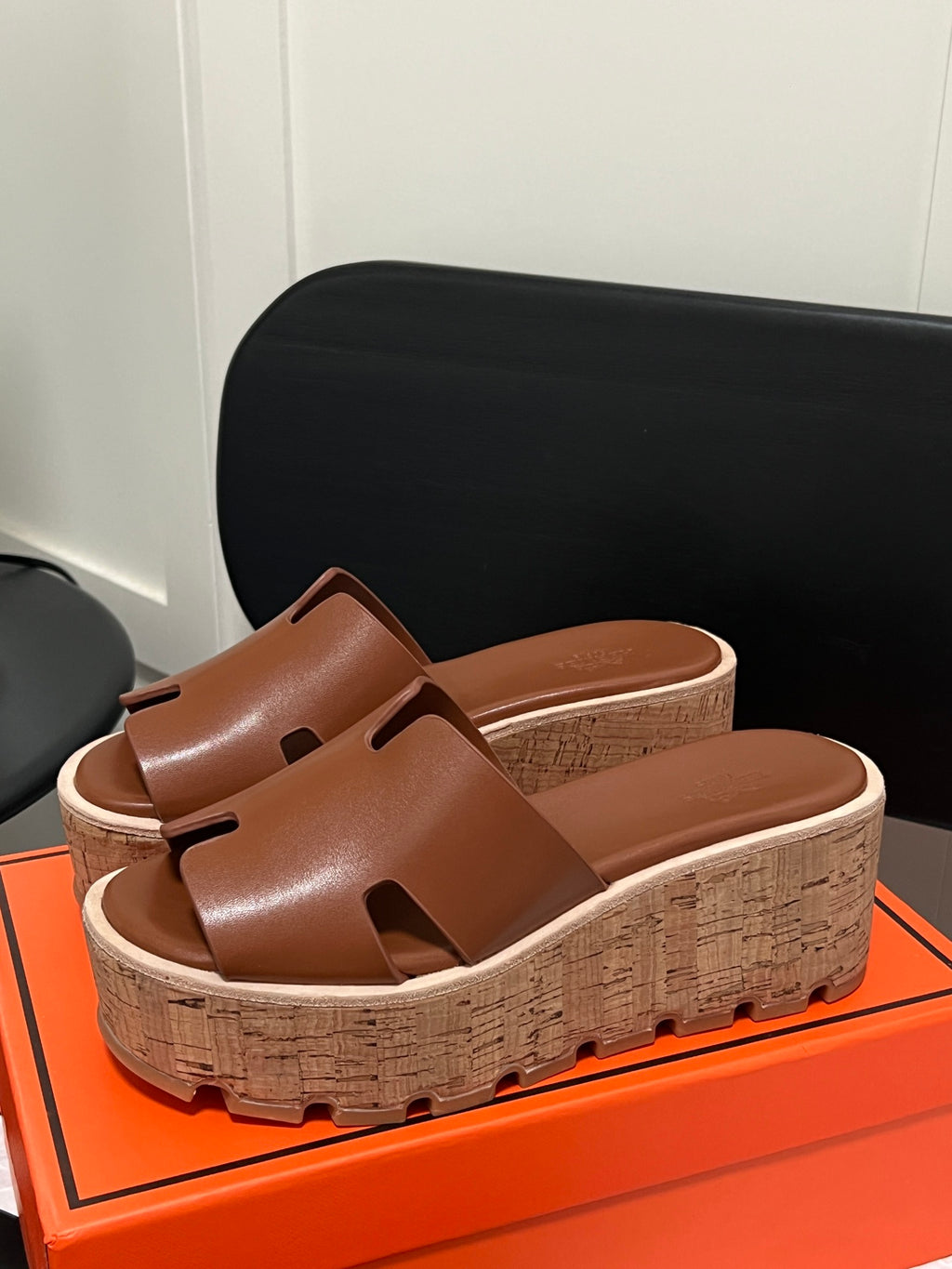 H Fashion Summer Thick-soled Slippers 0725040812