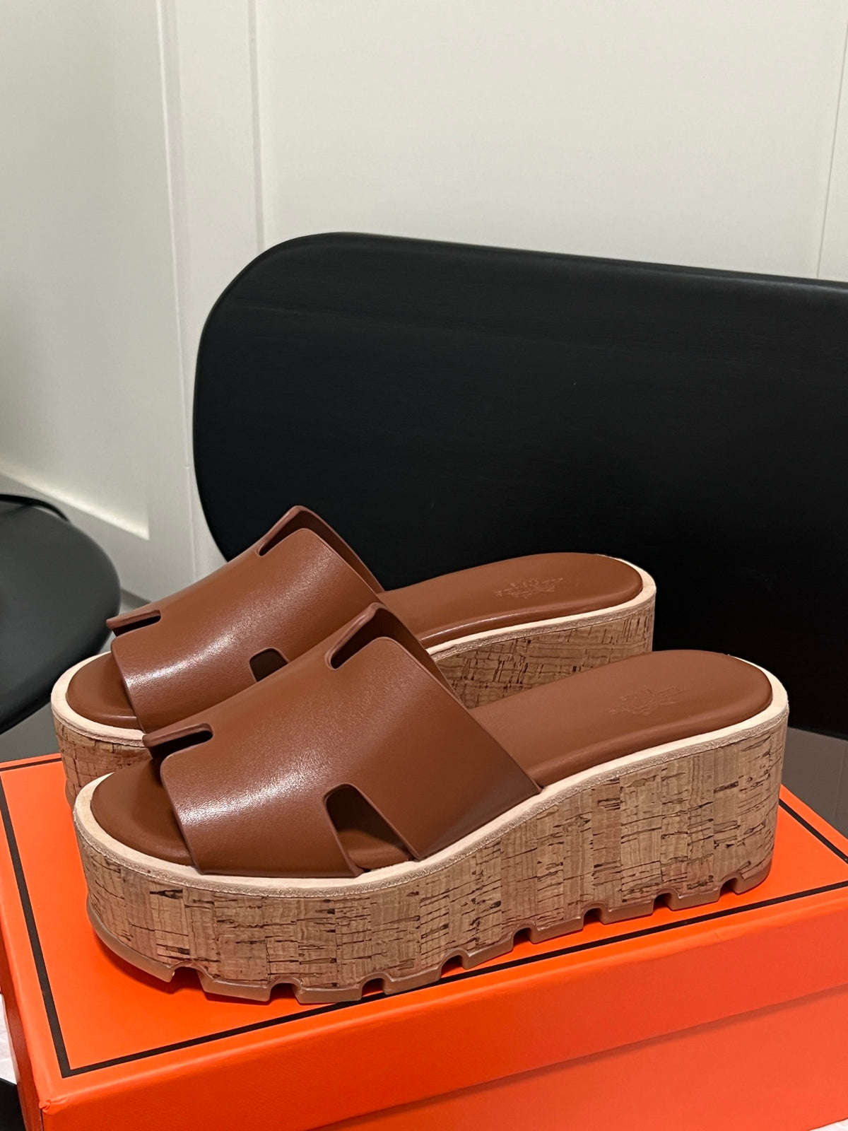 H Fashion Summer Thick-soled Slippers 0725040812