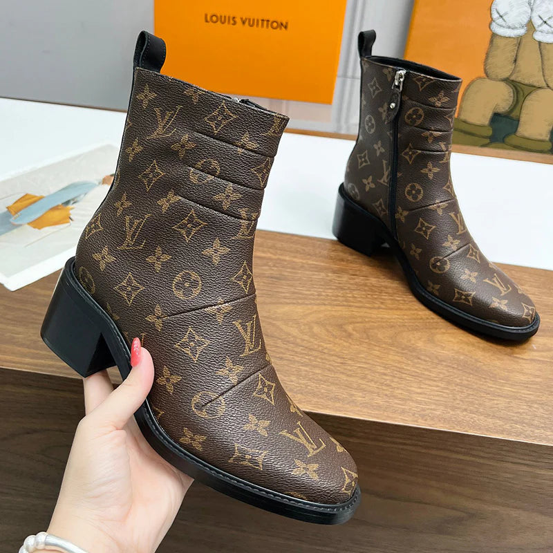 New versatile vintage mid top boots with floral patterns 1024093021