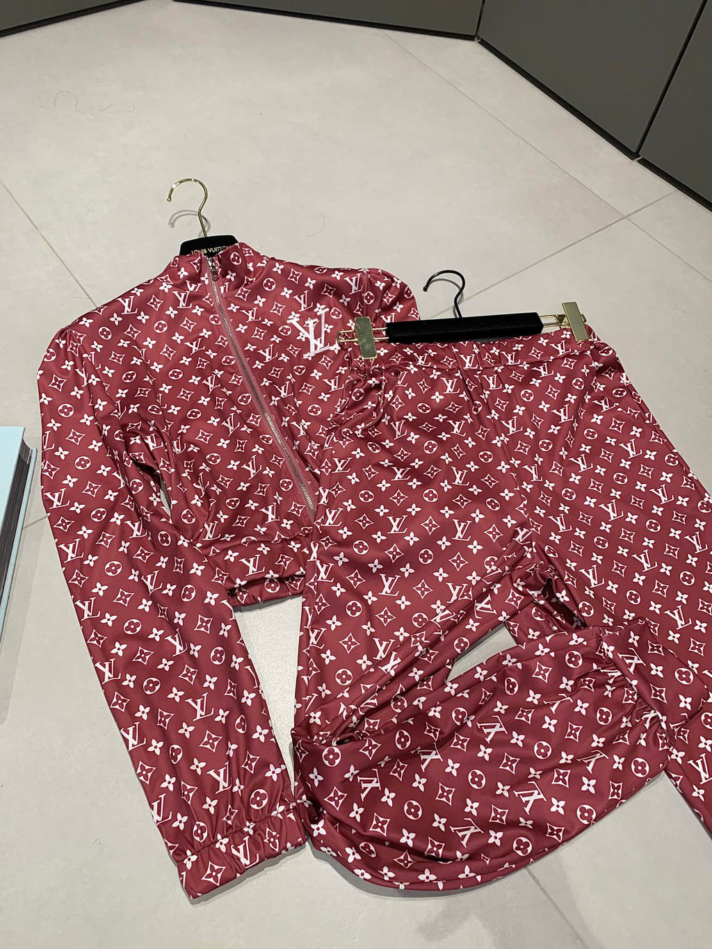 V Fashion letter print set 0724101111