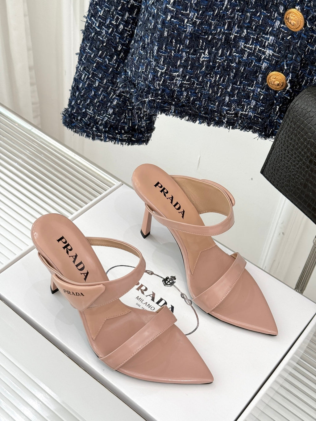 P's new fashionable high-heeled sandals 0725061616