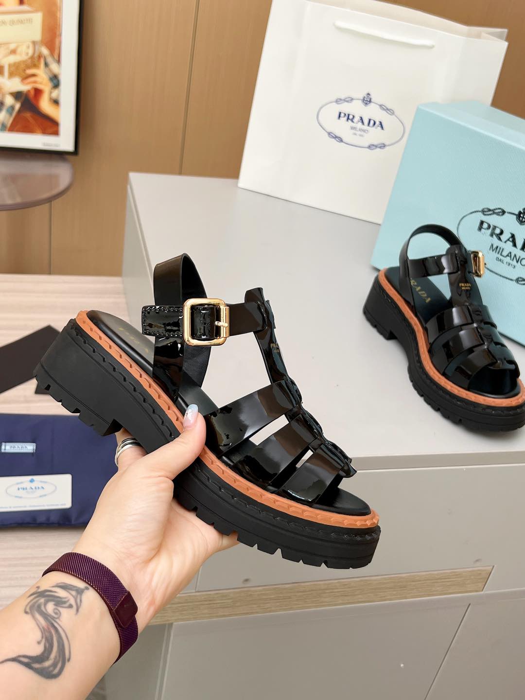 P fashionable new thick-soled sandals 0725061617