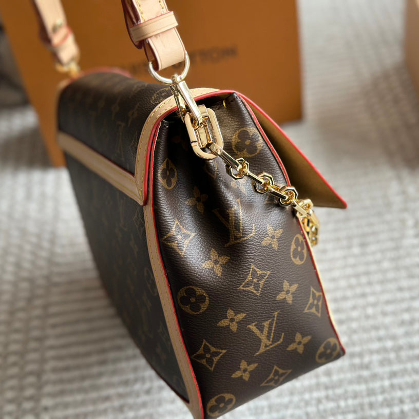 24 show Dauphine Soft handbag 1824040709
