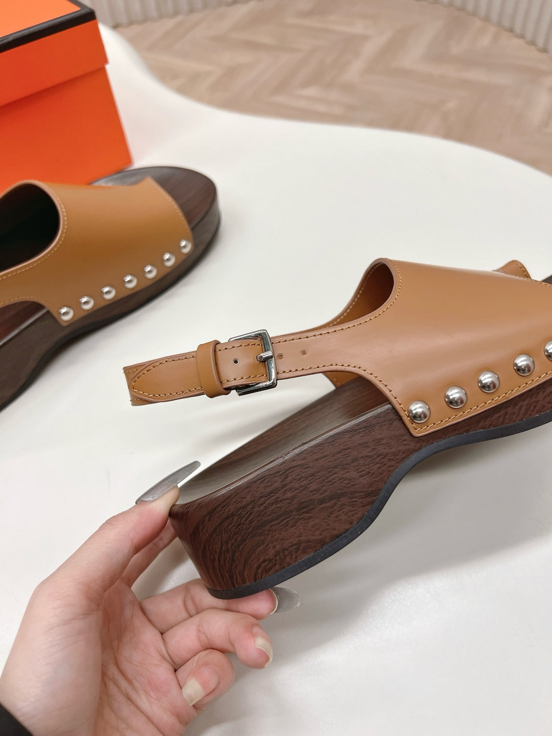 H new stylish summer sandals 0725040811