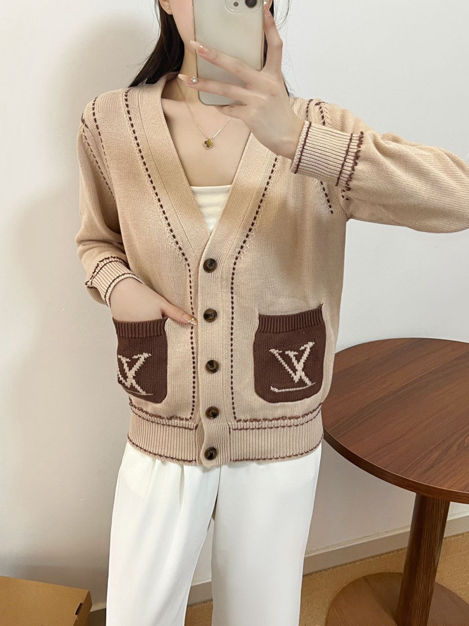 V knitted lapel long sleeve sweater 0724101104