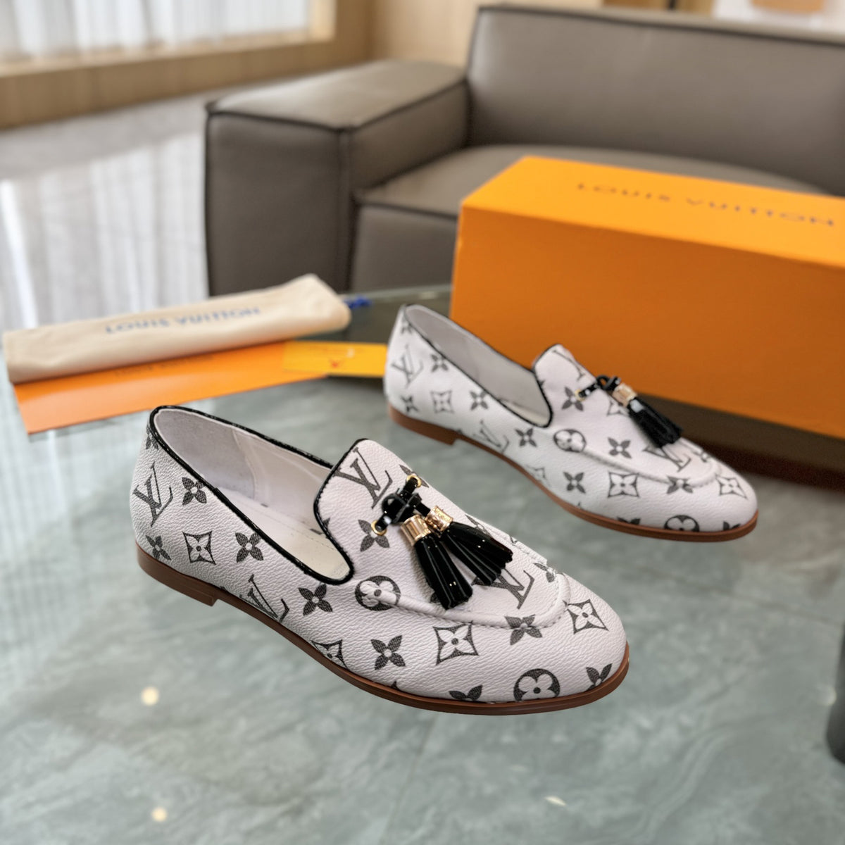 Unisex tassel printed loafers for men and women 0724052101