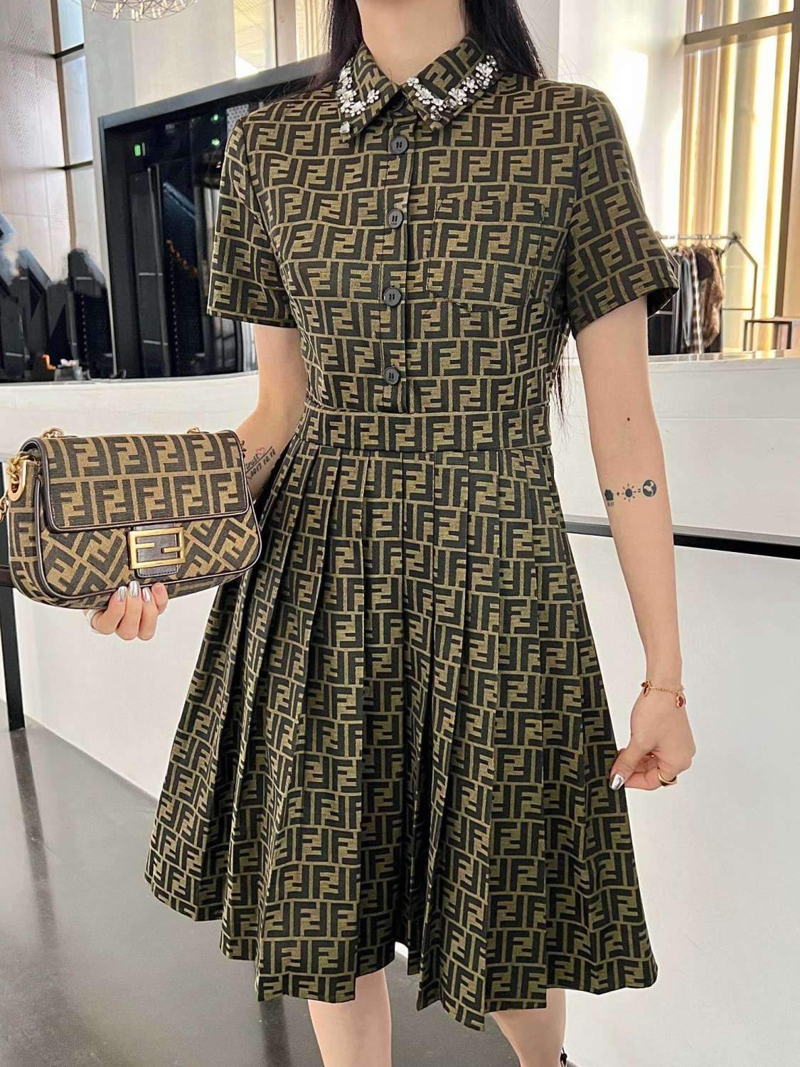 New Shirt Jacquard Letter Tight Waist Dress 1024031929