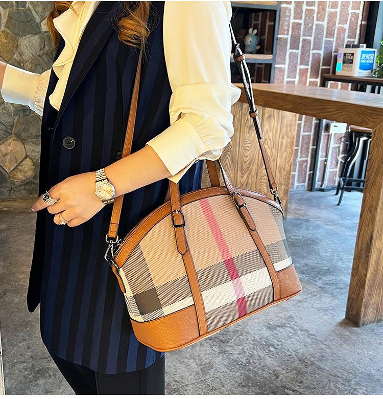 New Fashion Versatile Leather Plaid Shell Bag 1024042916