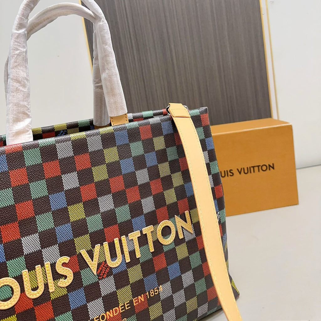 V Fashionable new checkered handbag 0724101013
