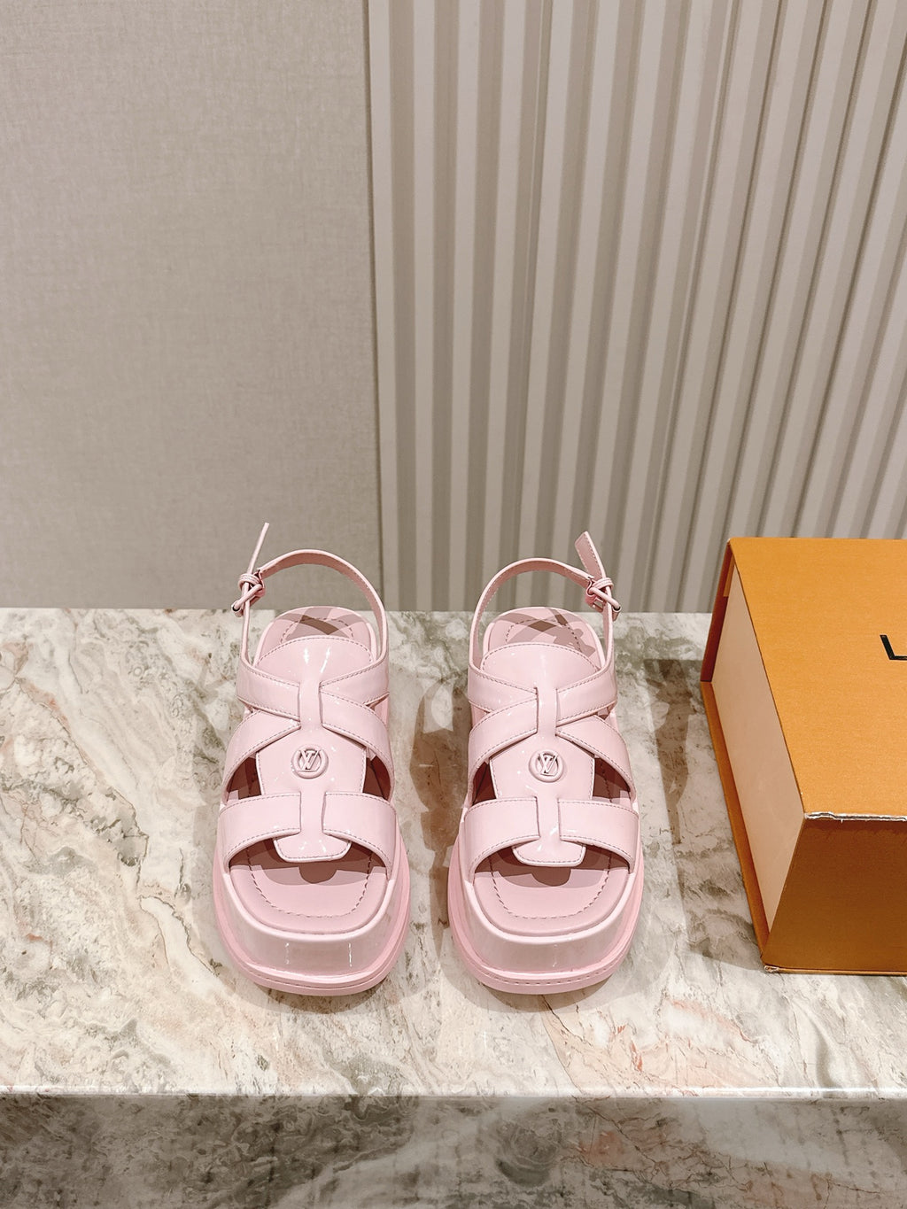 L fashion thick-soled sandals 0725042802