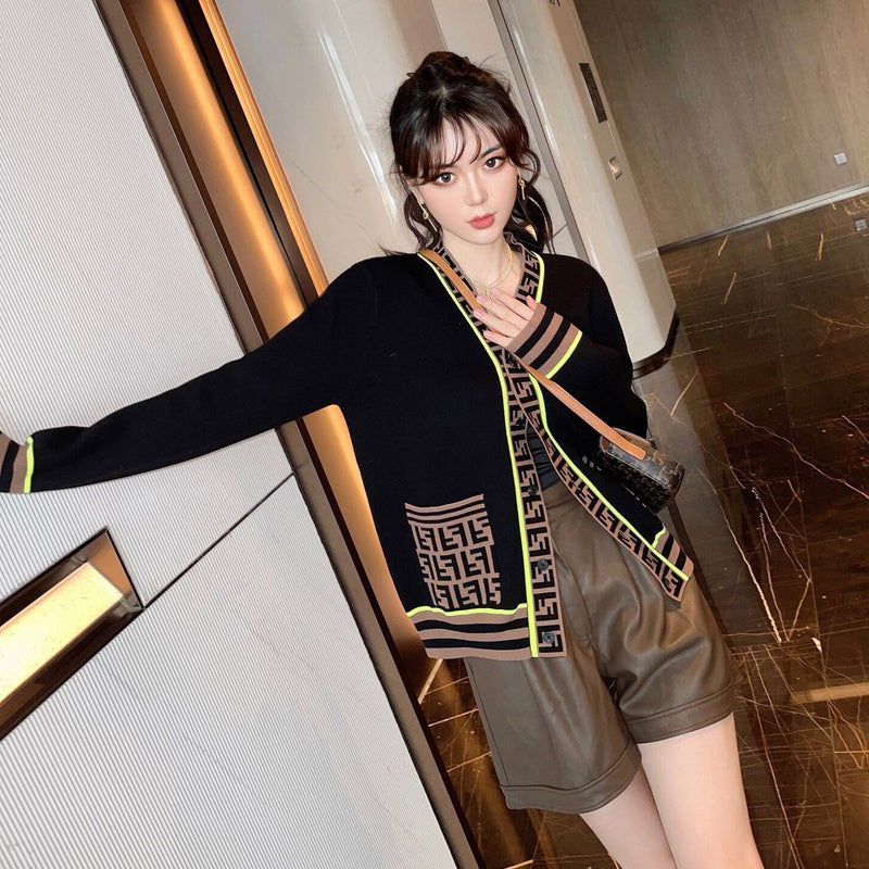 F Jacquard Striped Color Block V-neck Sweater 0823120706