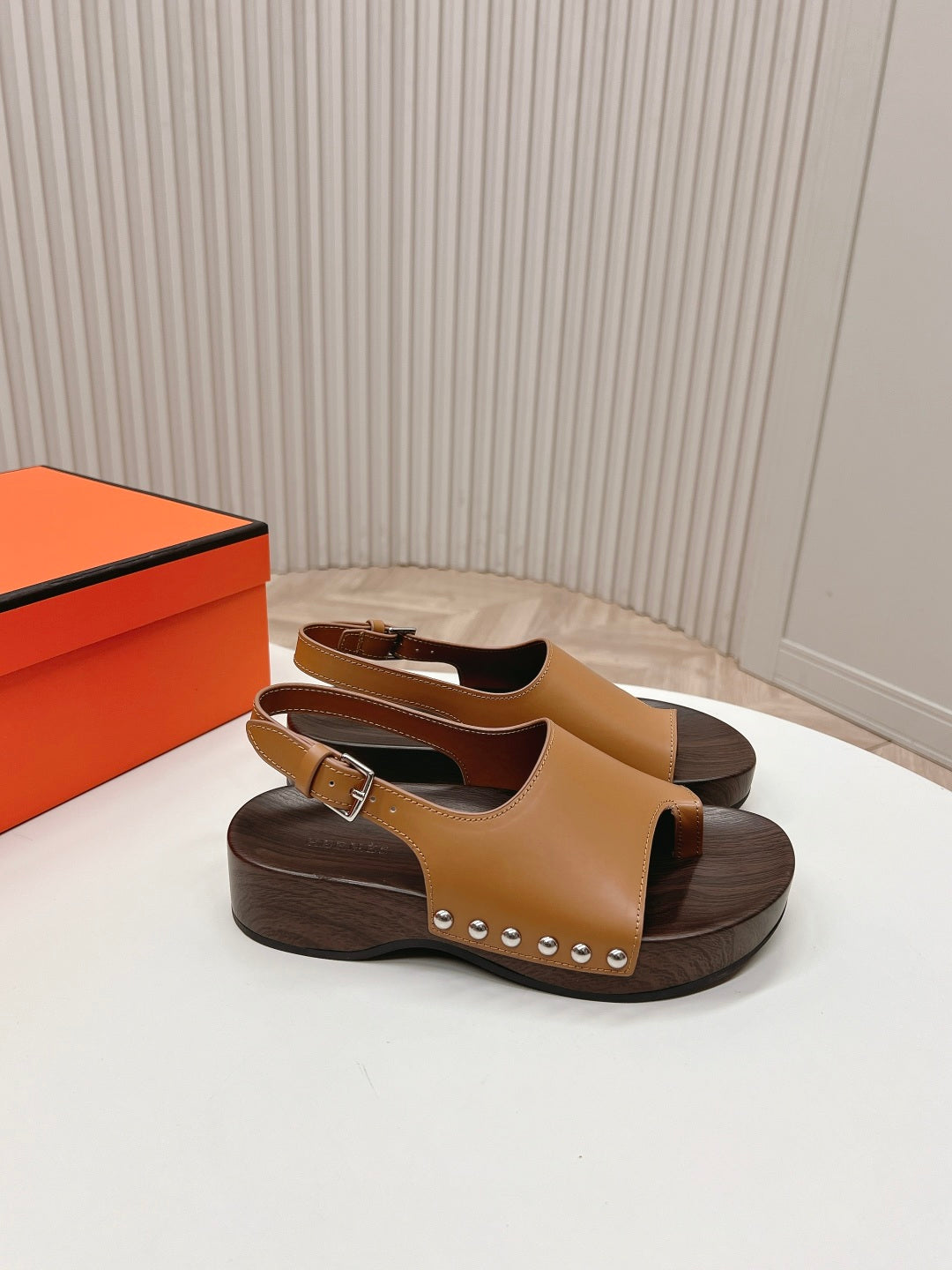 H new stylish summer sandals 0725040811