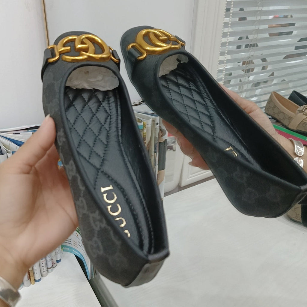 Shallow cut square toe flat bottomed bean shoes PD10041130