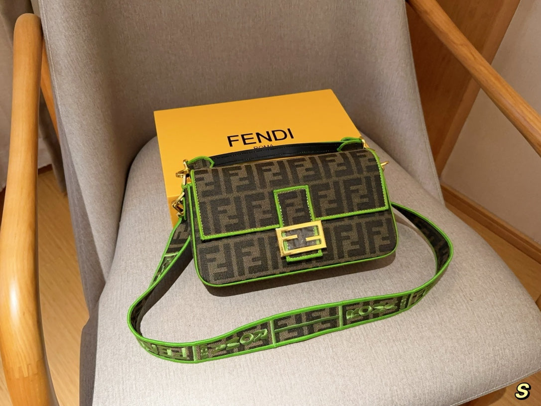 Classic Women Bag 9002408011