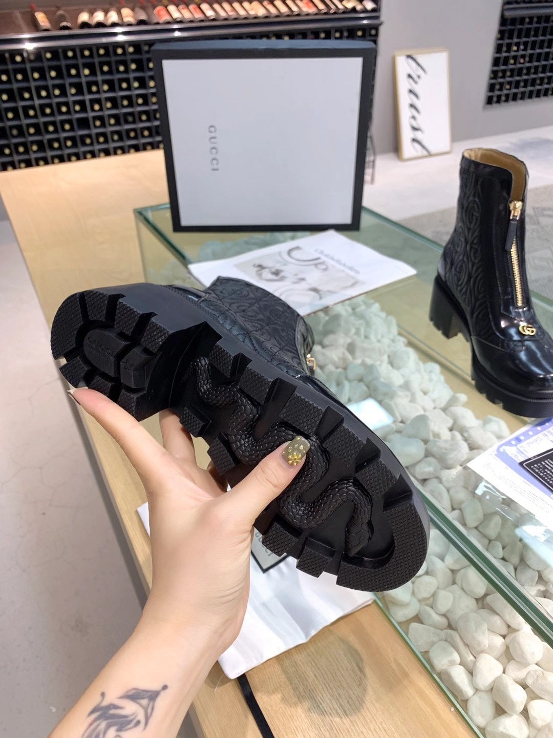 24ss fashionable embossed short boots 0724110502