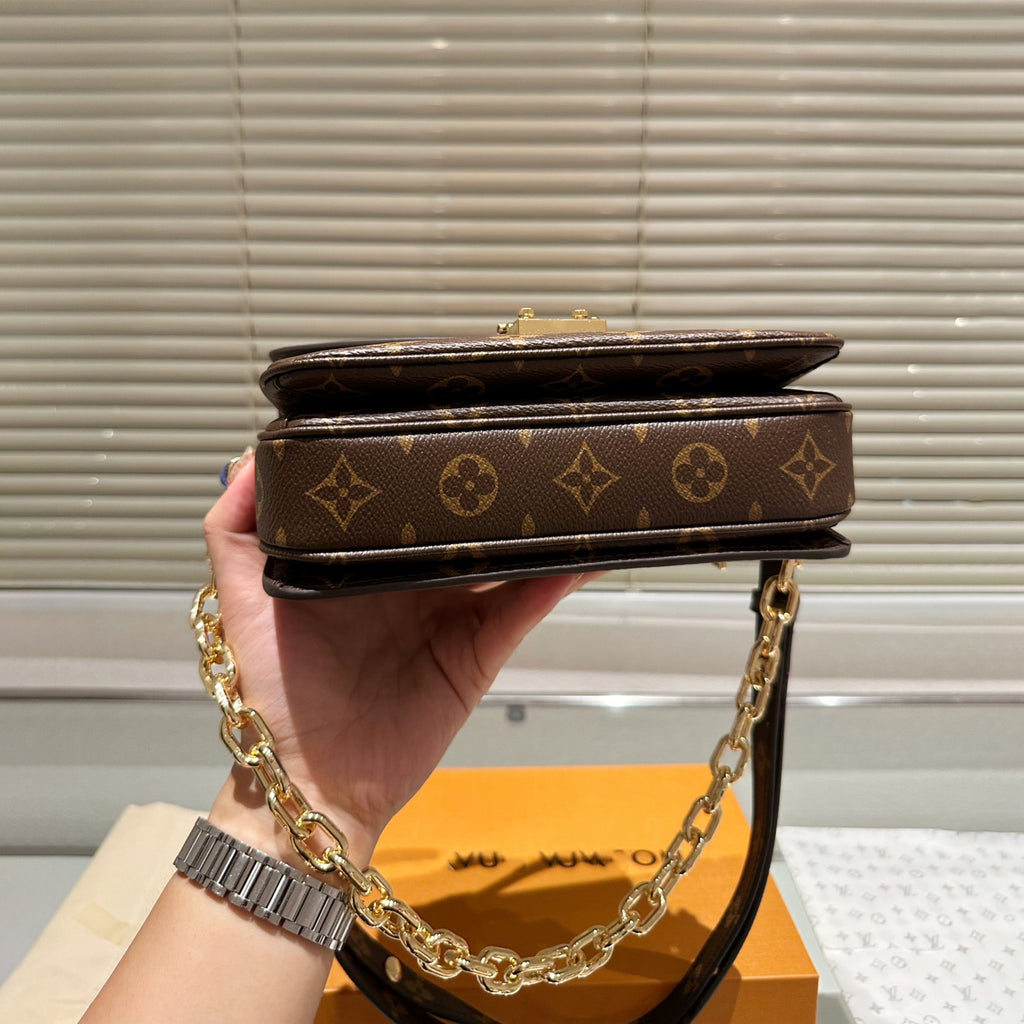 Postman small chain bag XC1823092601