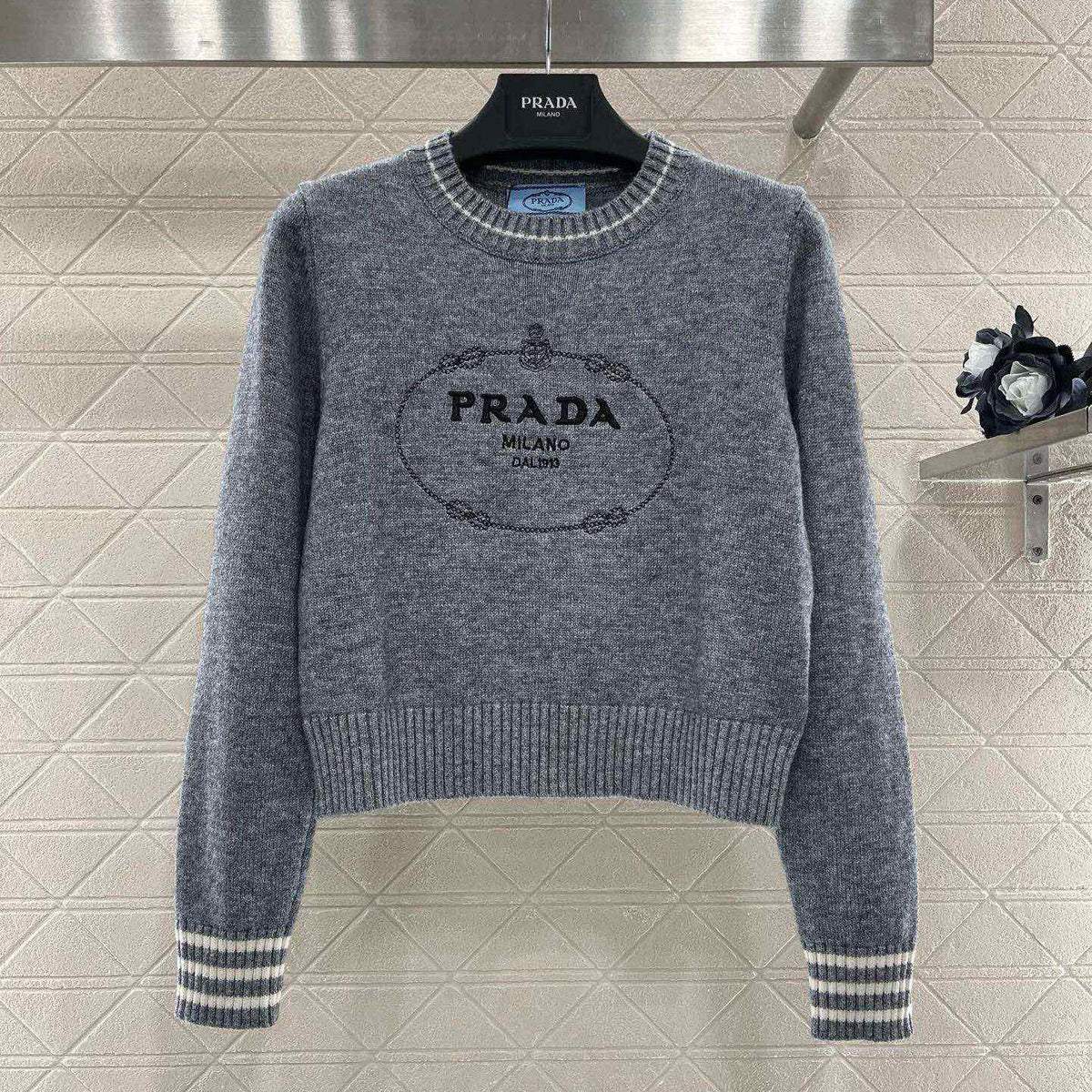 PR Crew neck contrast embroidered knitted top 1824091101