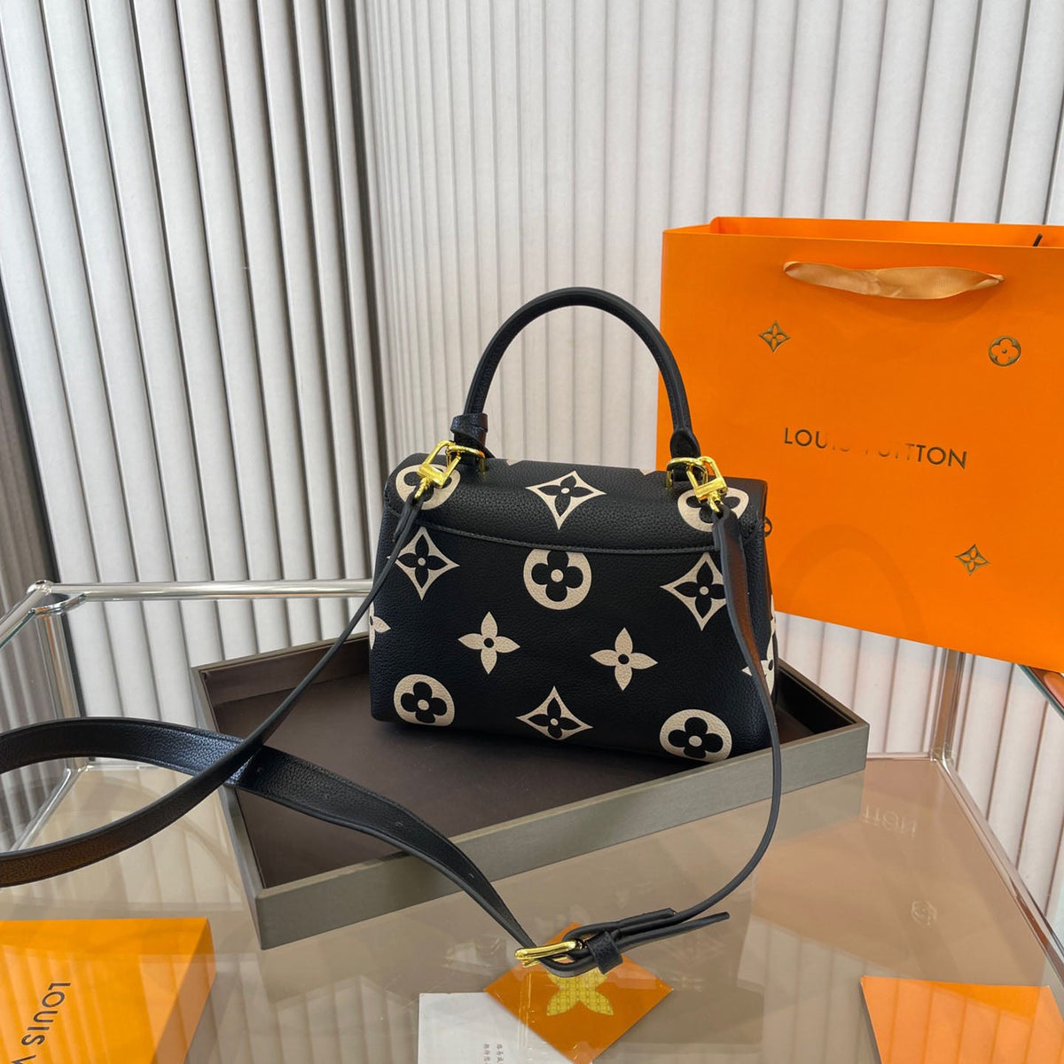 Black Understated Luxury Handbag WLFBG23021711