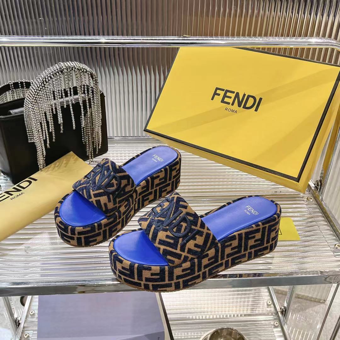 Fashion Thick-soled Slippers 0725030503