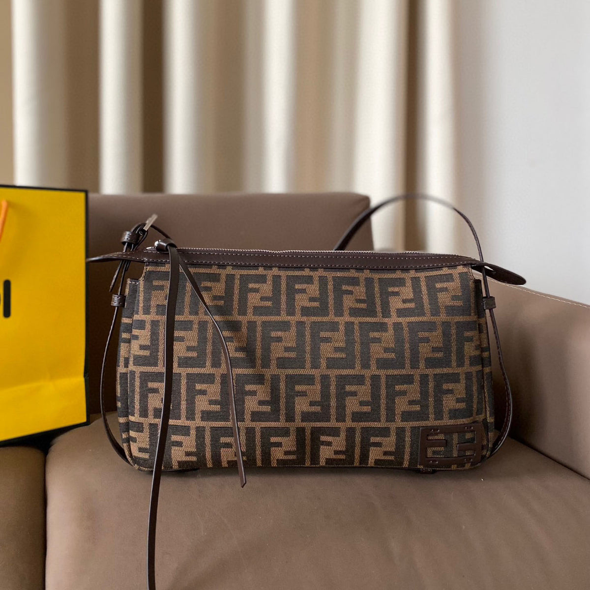 underarm crossbody bag 1824082101