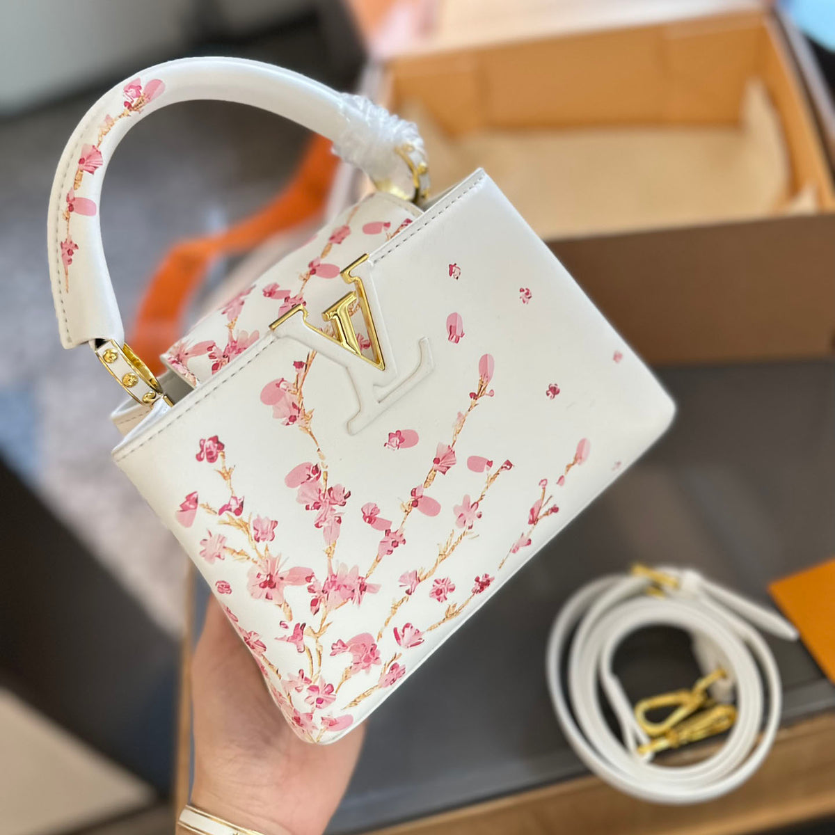 L stylish cowhide handbag  XC24101008
