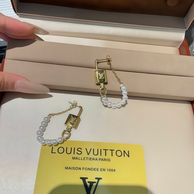Luxury Gold Lock Pearl Chain Earrings XZ1326092803