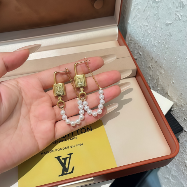 Luxury Gold Lock Pearl Chain Earrings XZ1326092803