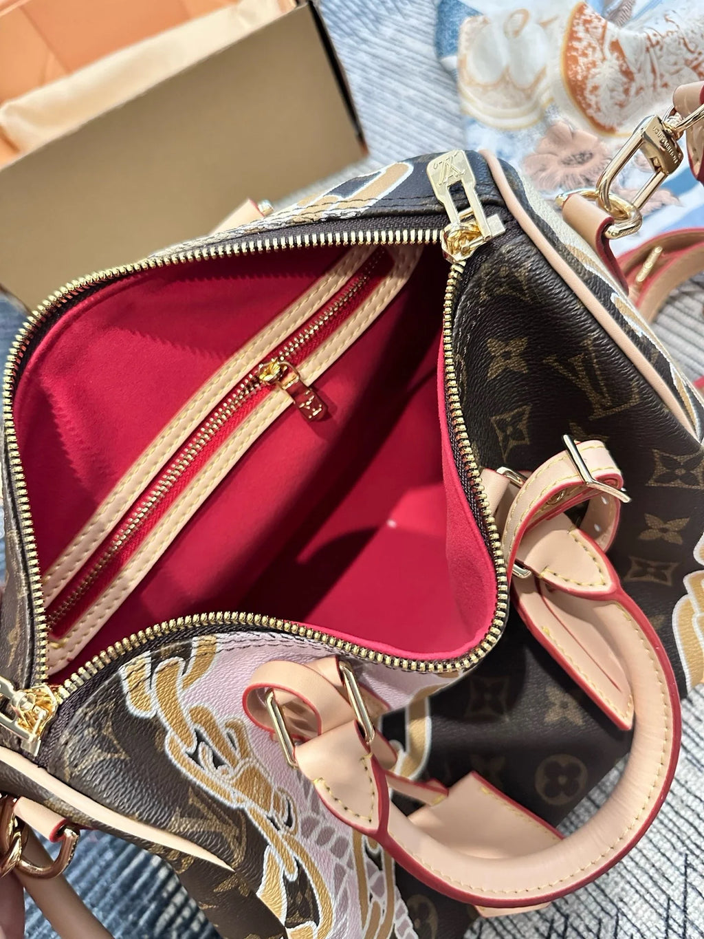 LV 26ss Women's Travelling Bag CWT1326082104