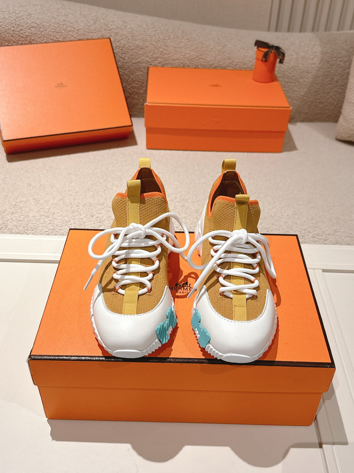 H Classic Couple Style Fly Knit Casual Sneakers 0726060802
