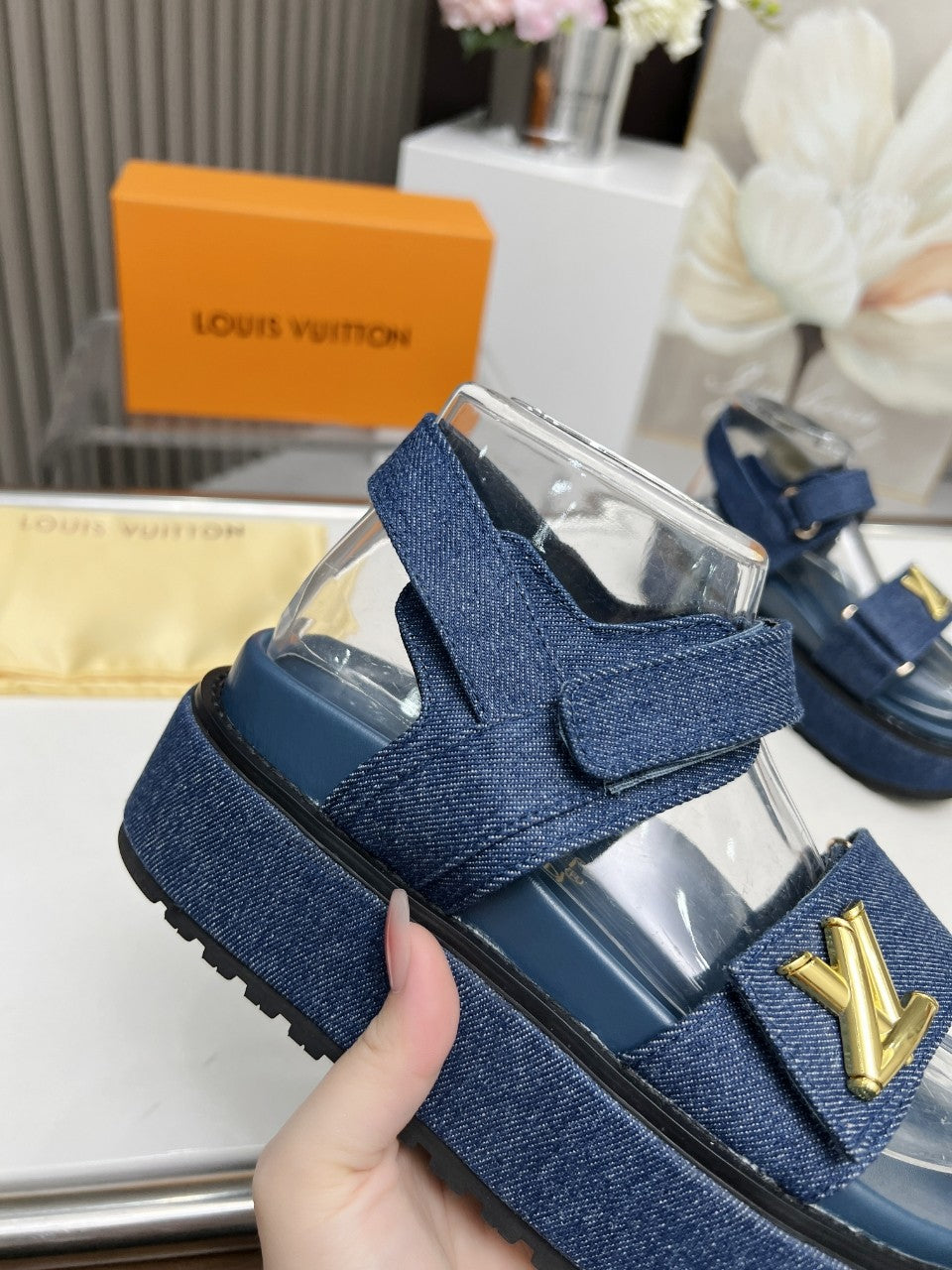 24 New Women's Thick Soled Sandals XC0424050603