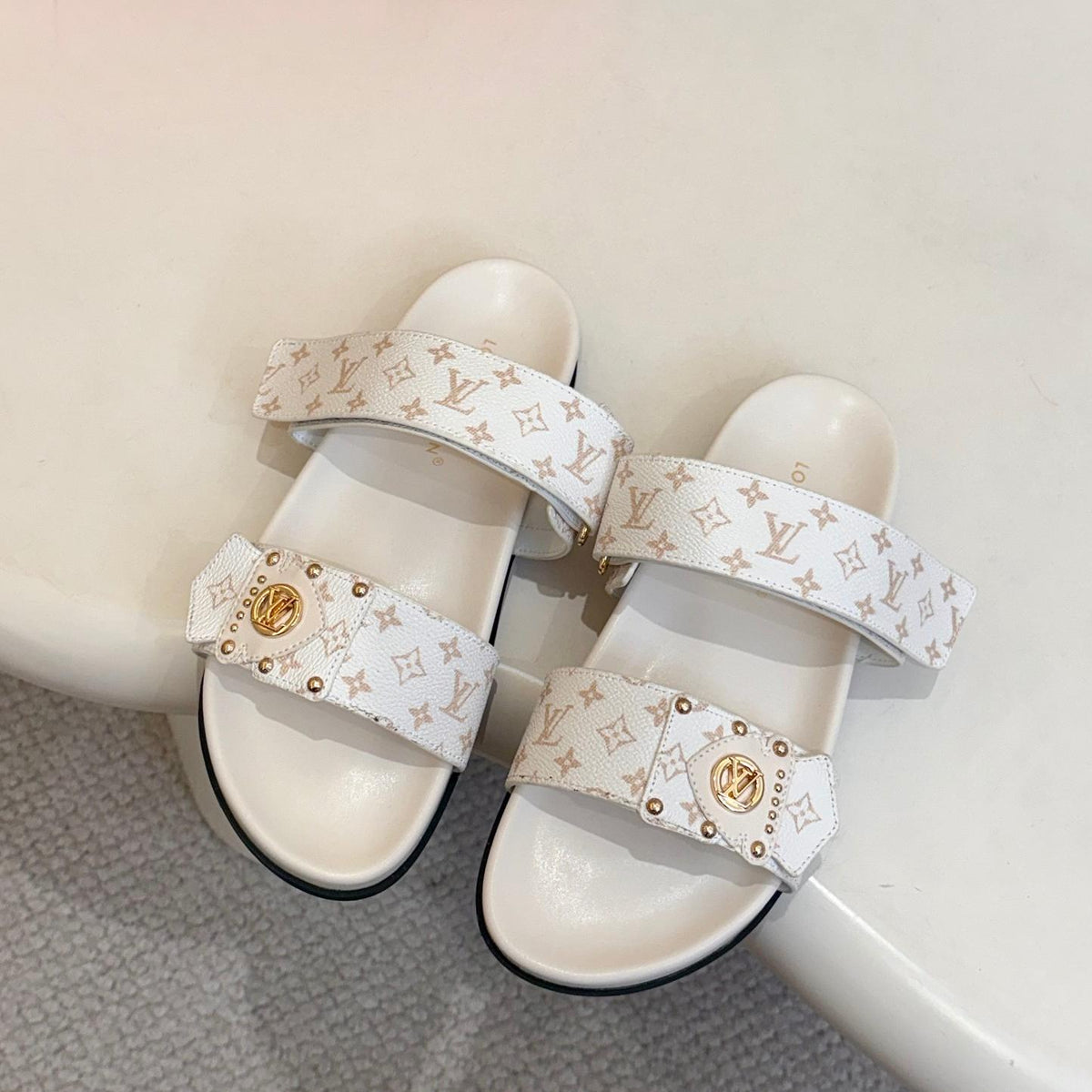 V New Arrival Slippers for Spring & Summer 0726062503