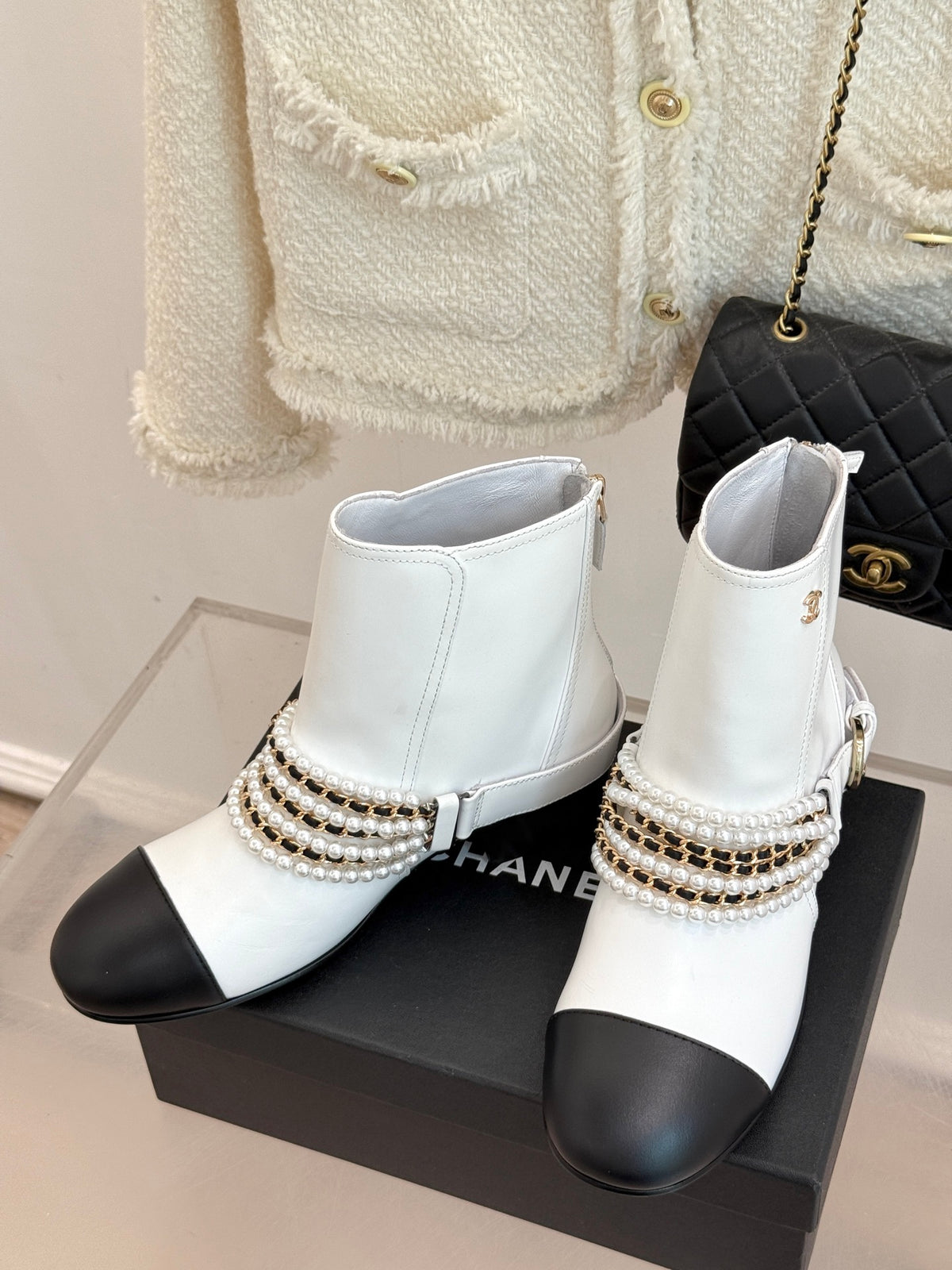 25ss new fashionable pearl chain ankle boots 0725090810