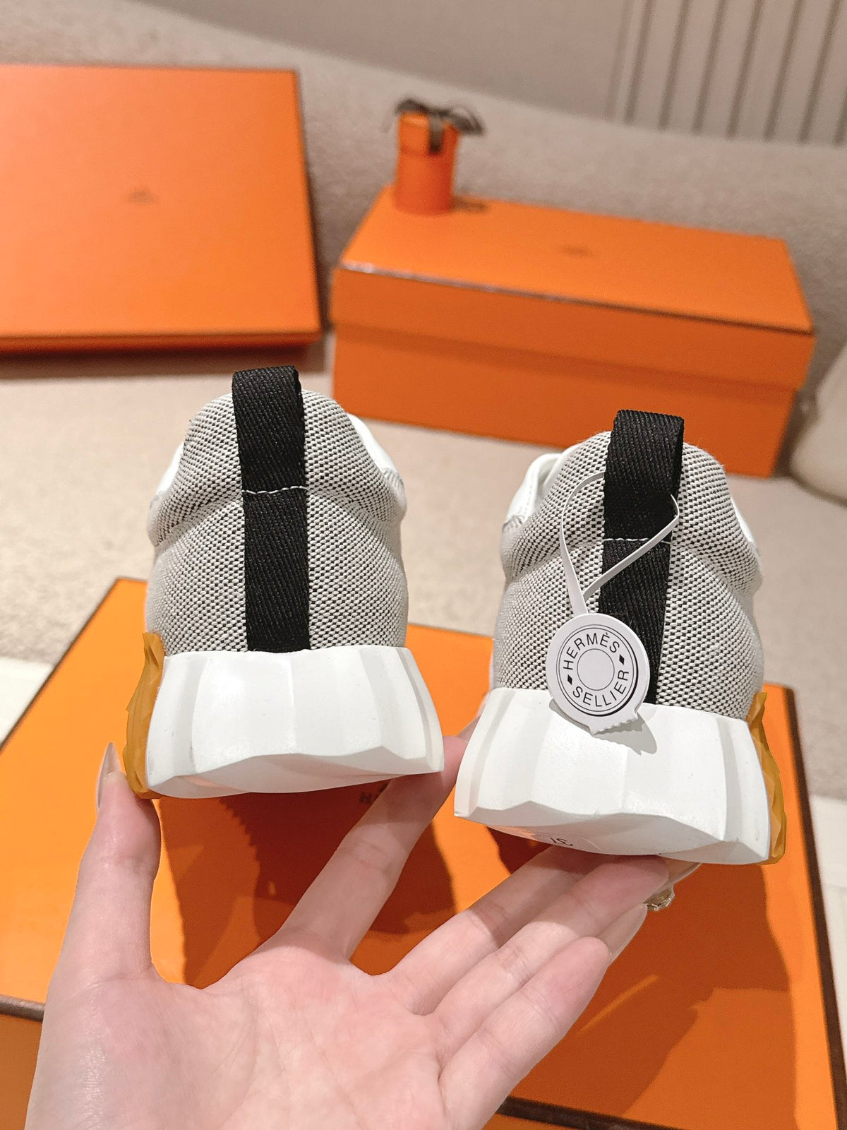 H Classic Couple Casual Sneakers 0726060805