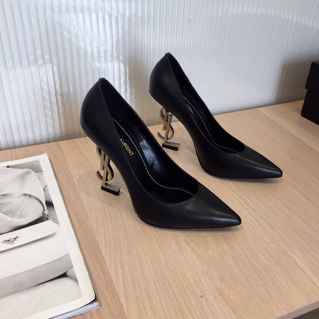 Classic high-heeled sandals combine modernity and fashion 0224052602