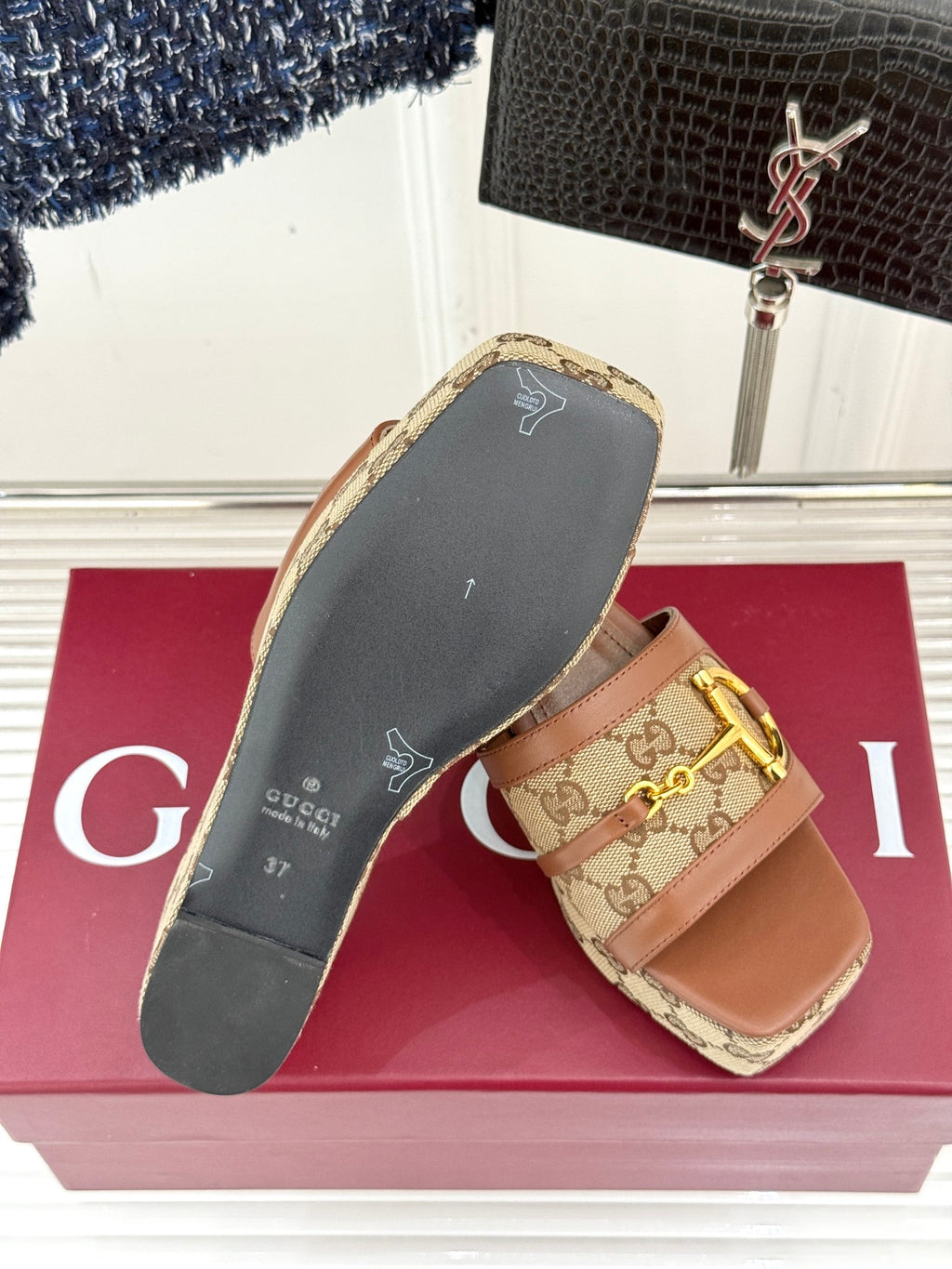Thick-soled slippers with horse bit buckles 0725102402