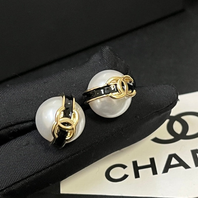 Women's Gold Enamel Pearl Stud Earrings XZ1326092807