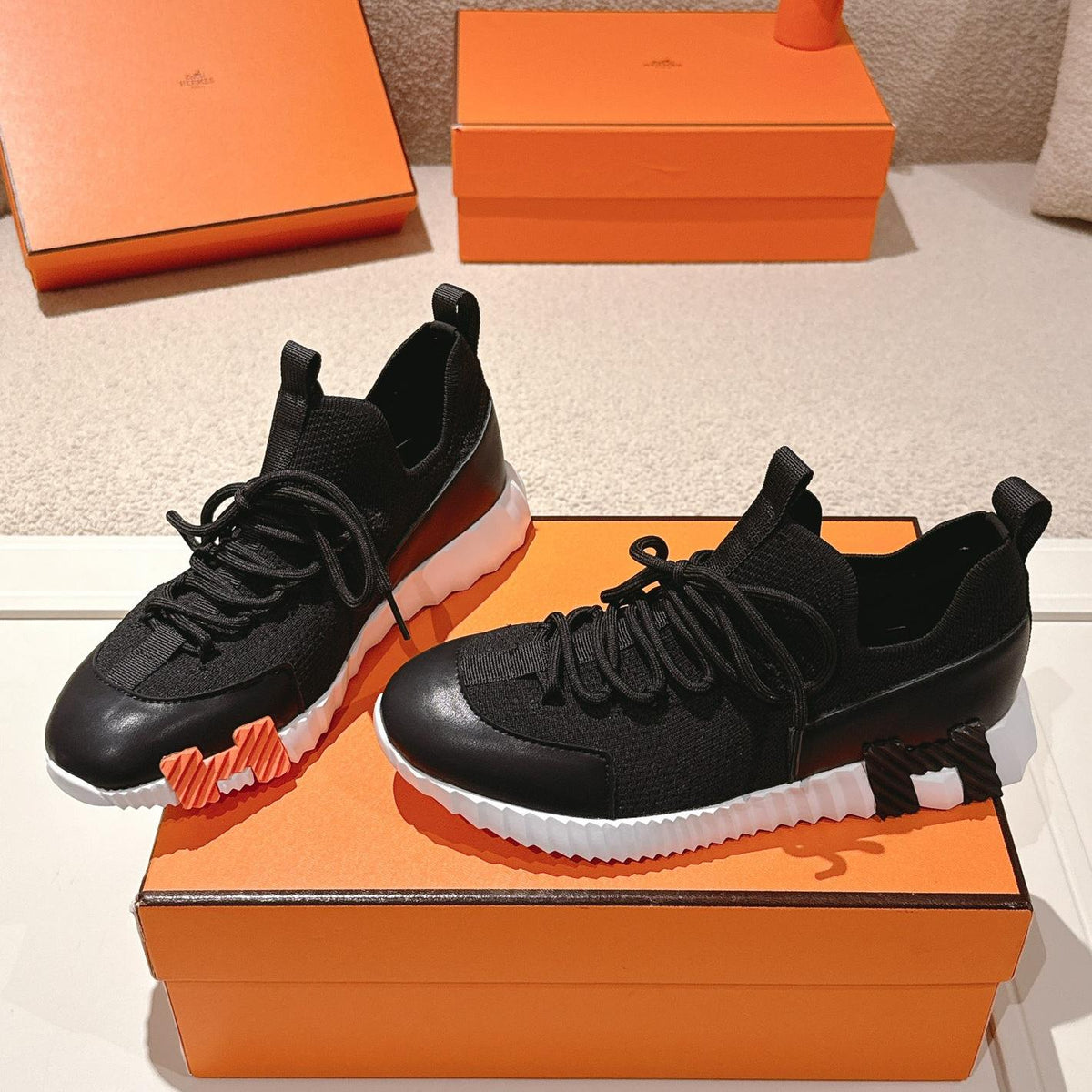 H Classic Couple Style Fly Knit Casual Sneakers 0726060802