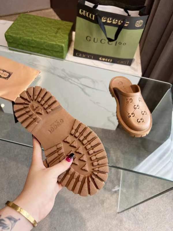 Gc's New Perforated Embroidered Sandals GC97710318