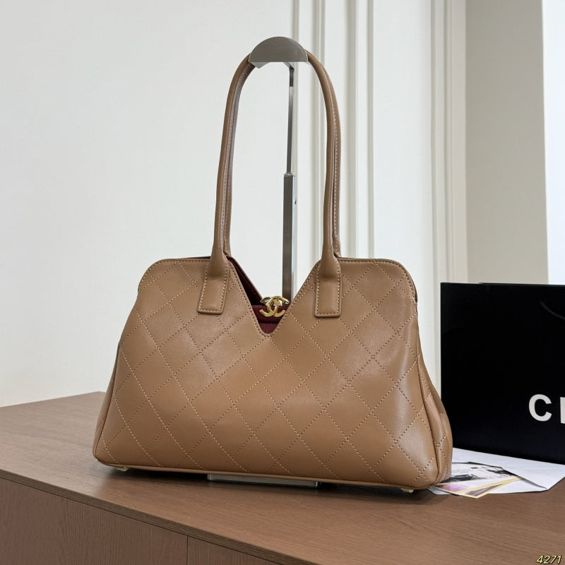 New Fashion Women's CC Handbag CWT1326092301