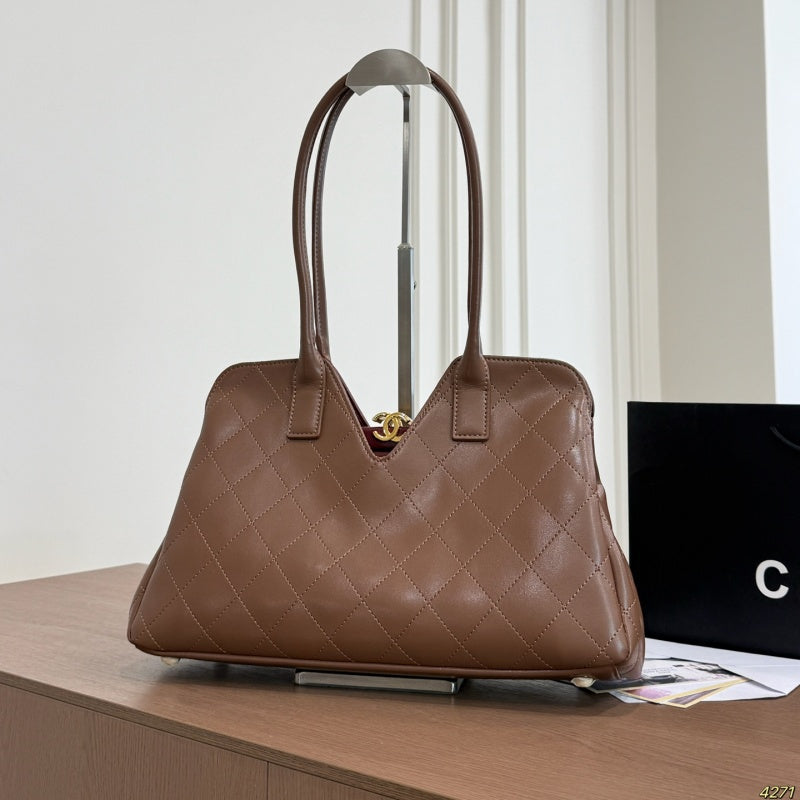 New Fashion Women's CC Handbag CWT1326092301