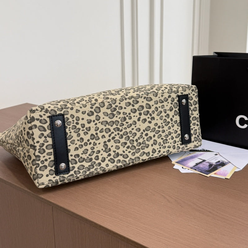 New Fashion Women's CC Handbag CWT1326092302
